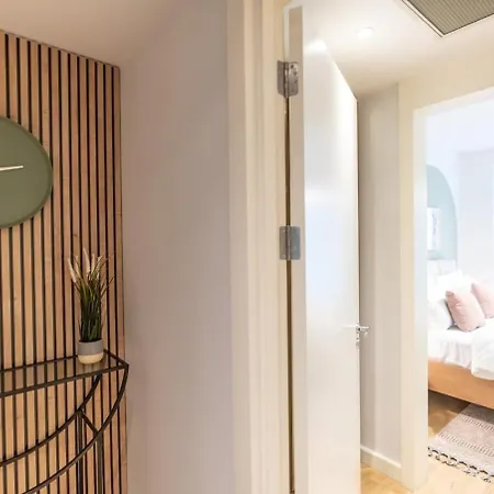 1-bdr Getaway With Poolgym Near Taksim Square