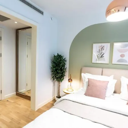 1-bdr Getaway With Poolgym Near Taksim Square Stambuł