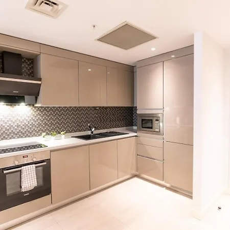 1-bdr Getaway With Poolgym Near Taksim Square Стамбул