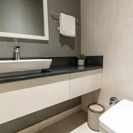 1-bdr Getaway With Poolgym Near Taksim Square Апартаменты *